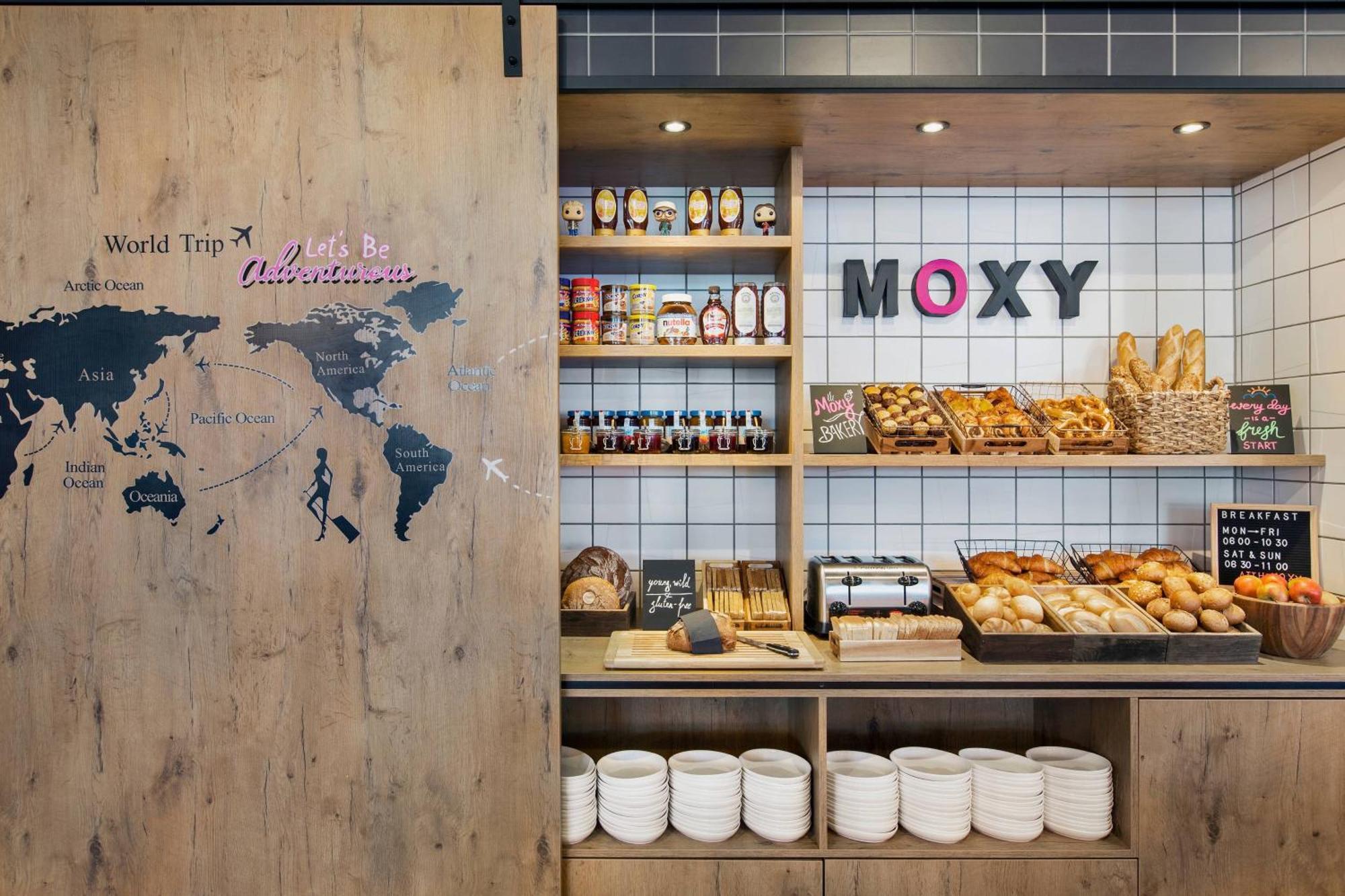 Moxy Frankfurt Airport Kelsterbach Hotel Екстериор снимка