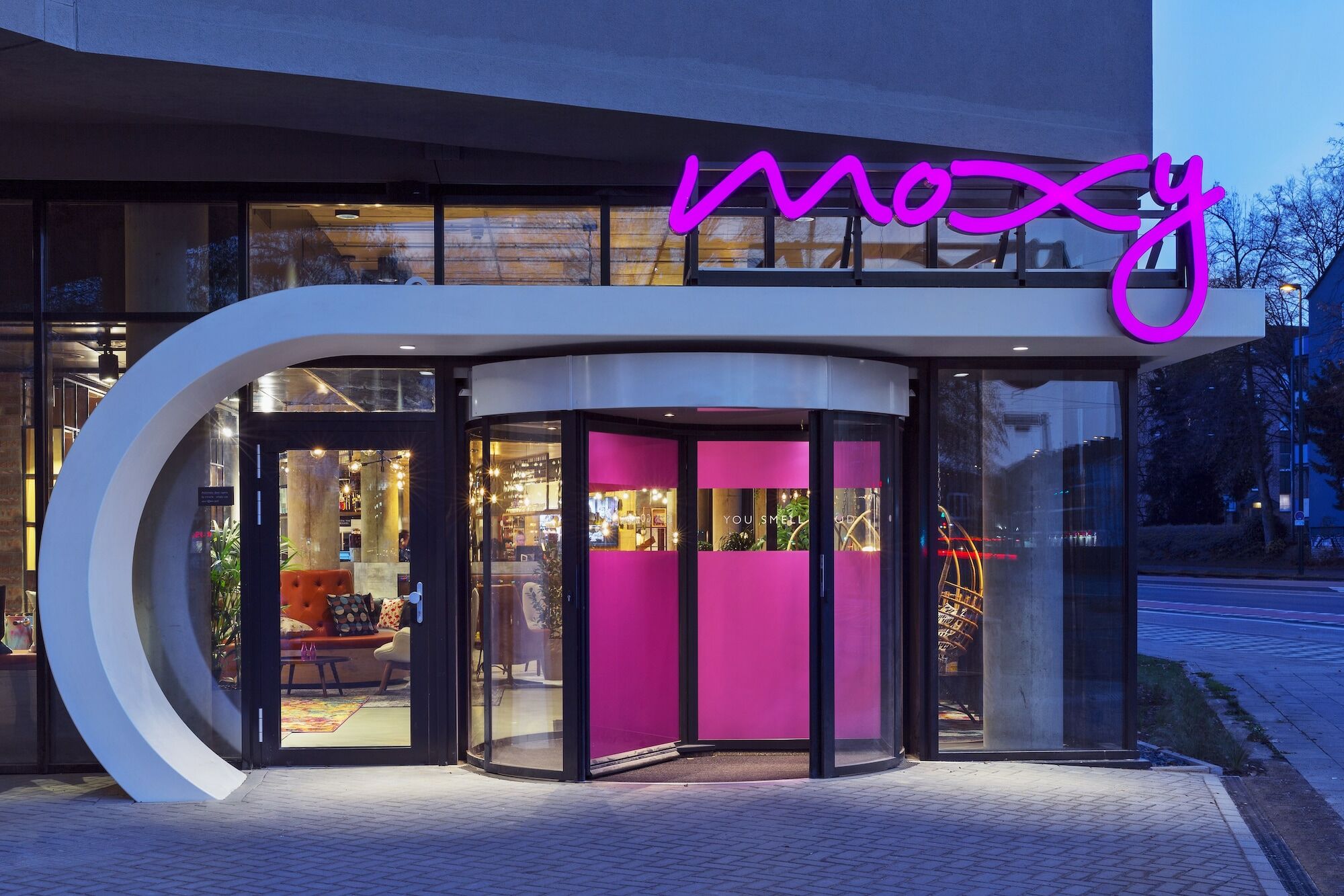 Moxy Frankfurt Airport Kelsterbach Hotel Екстериор снимка